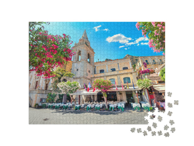 Puzzle 1000 pezzi „Vista pittoresca della Chiesa di San Giuseppe in Piazza IX Aprile a Taormina. Sicilia, Italia“