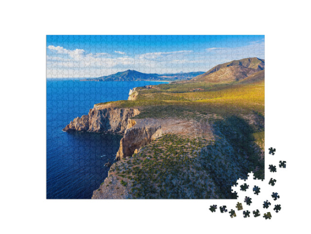 Puzzle 1000 pezzi „Isola di Sardegna, costa mediterranea occidentale e frastagliata, Italia“