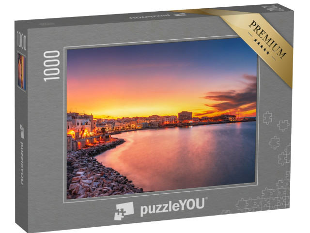 Puzzle 1000 pezzi „Vista panoramica del centro storico di Vieste Gargano al tramonto, Puglia, Italia.“
