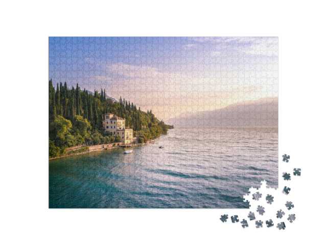 Puzzle 1000 pezzi „Antica villa sul lago di Garda, Toscolano Maderno, Lombardia“