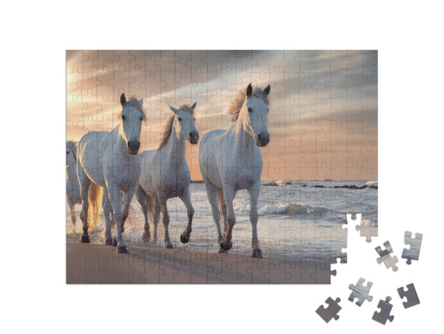 Puzzle 200 pezzi „I cavalli bianchi della Camargue, Francia“