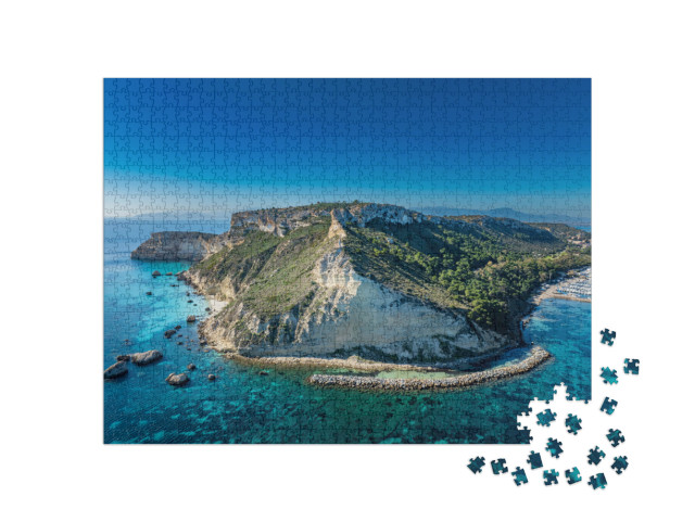 Puzzle 1000 pezzi „La costa di Sella del Diavolo con le sue imponenti scogliere e il mare di Cagliari, in Sardegna“
