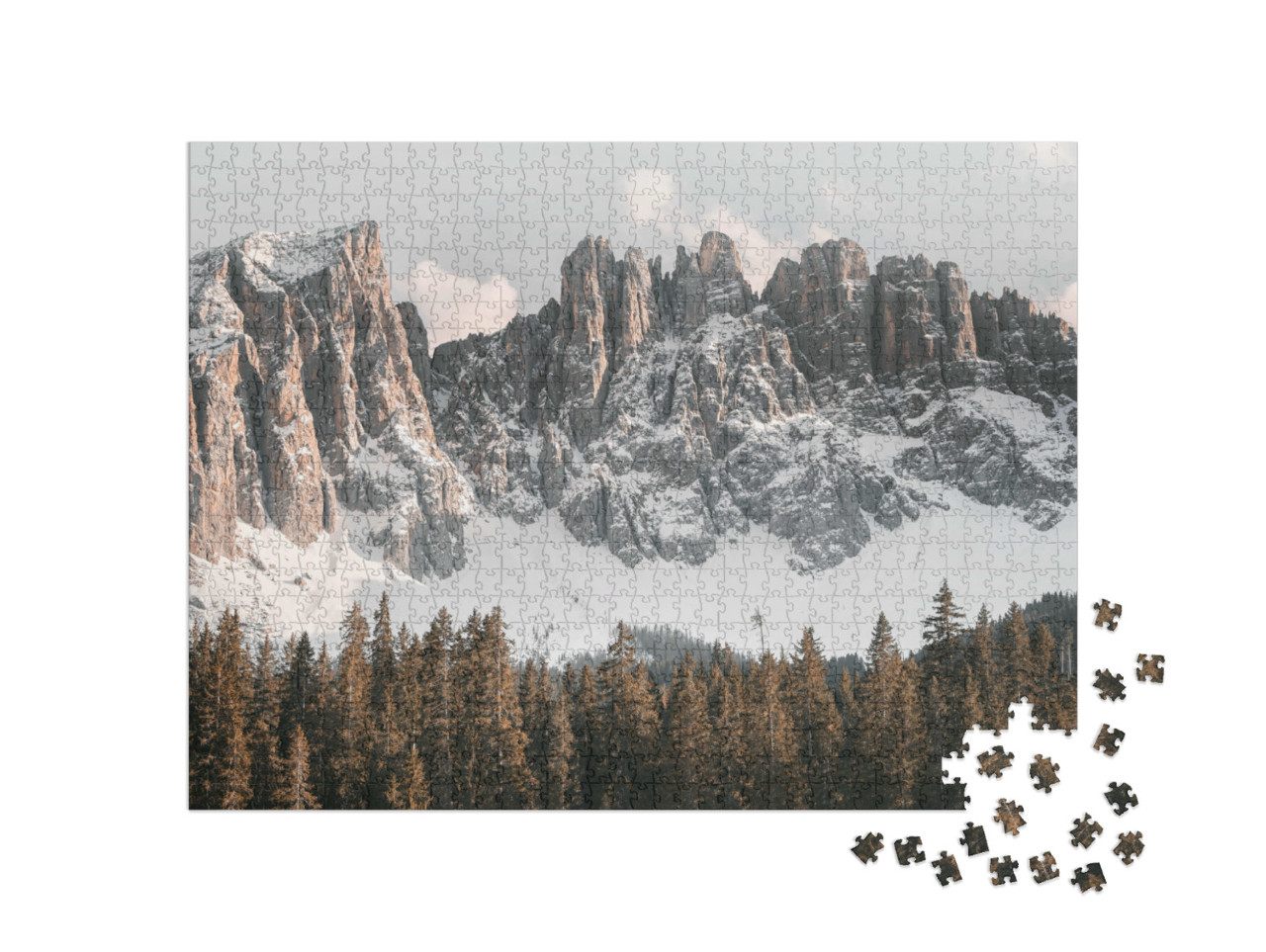 Puzzle 1000 pezzi „Una montagna innevata con pini in primo piano. Le maestose Dolomiti nelle Alpi italiane“
