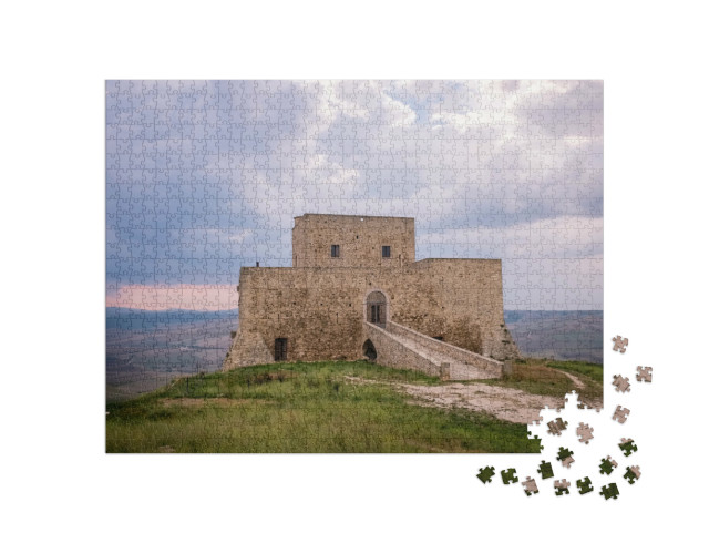 Puzzle 1000 pezzi „Splendida vista del castello di Monteserico in una giornata di tempesta. Genzano di Lucania - Basilicata“