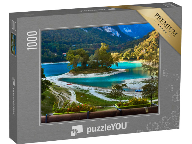 Puzzle 1000 pezzi „Lago di Tenno con il riflesso delle montagne nell'acqua.Trento, Italia, Europa. Lago turchese in montagna“