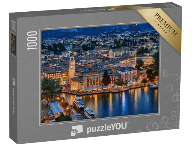 Puzzle 1000 pezzi „Bella vista notturna di Riva del Garda, Lago di Garda, Italia“