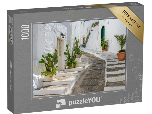 Puzzle 1000 pezzi „Scorcio di Ostuni in una soleggiata giornata estiva, Puglia, Italia meridionale.“