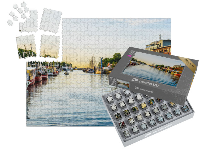 SMART SORTED® | Puzzle 1000 pezzi „Canale con navi e Mar Baltico a Warnemünde, Rostock, Germania“