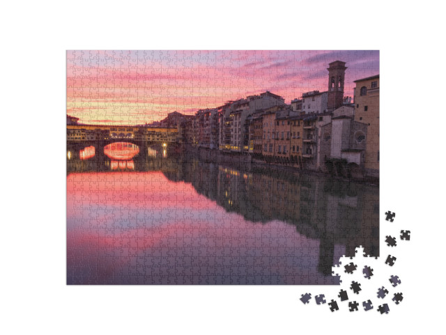 Puzzle 1000 pezzi „Bruciante alba invernale sul famoso Ponte Vecchio a Firenze, Toscana, Italia“