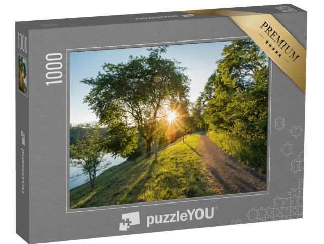 Puzzle 1000 pezzi „Atmosfera serale al Weinfelder Maar nell'Eifel, Germania“