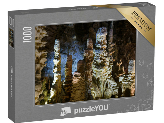 Puzzle 1000 pezzi „Bella vista di stalattiti e stalagmiti in una caverna sotterranea. Grotte di Frasassi, Italia“