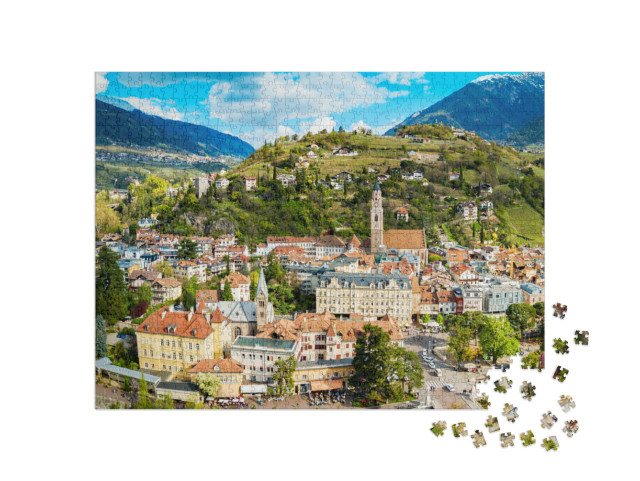 Puzzle 1000 pezzi „Vista panoramica aerea del centro di Merano. Merano o Meran è una città dell'Alto Adige“