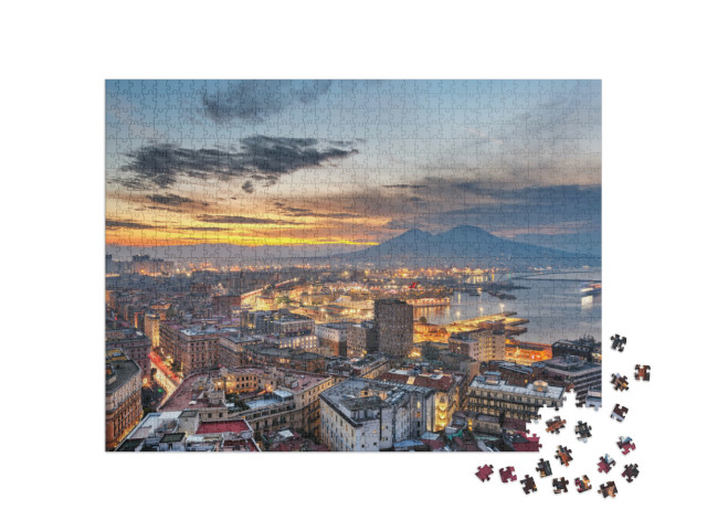 Puzzle 1000 pezzi „Napoli, skyline della città con vista sul porto e sul Vesuvio all'alba.“