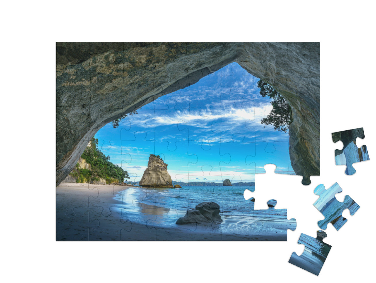 Puzzle 48 pezzi „Vista dalla grotta di Cathedral Cove Beach, Coromandel, Nuova Zelanda“