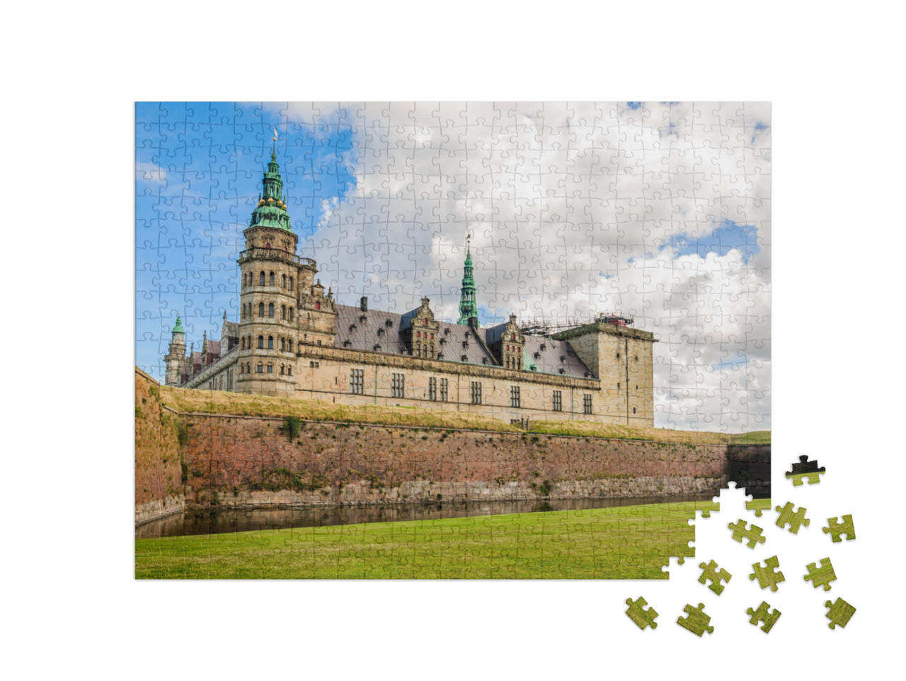 Puzzle 500 pezzi „Vista panoramica del muro di mattoni intorno al castello di Kronborg a Helsingor“