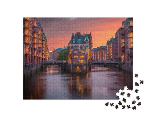 Puzzle 1000 pezzi „Sera sulla Speicherstadt di Amburgo, Germania“
