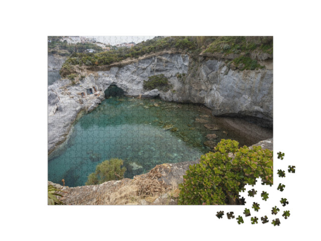 Puzzle 1000 pezzi „piscine naturali a Cala Feola, sull'isola di Ponza. Arcipelago delle Isole Ponziane o Pontine, Lazio“