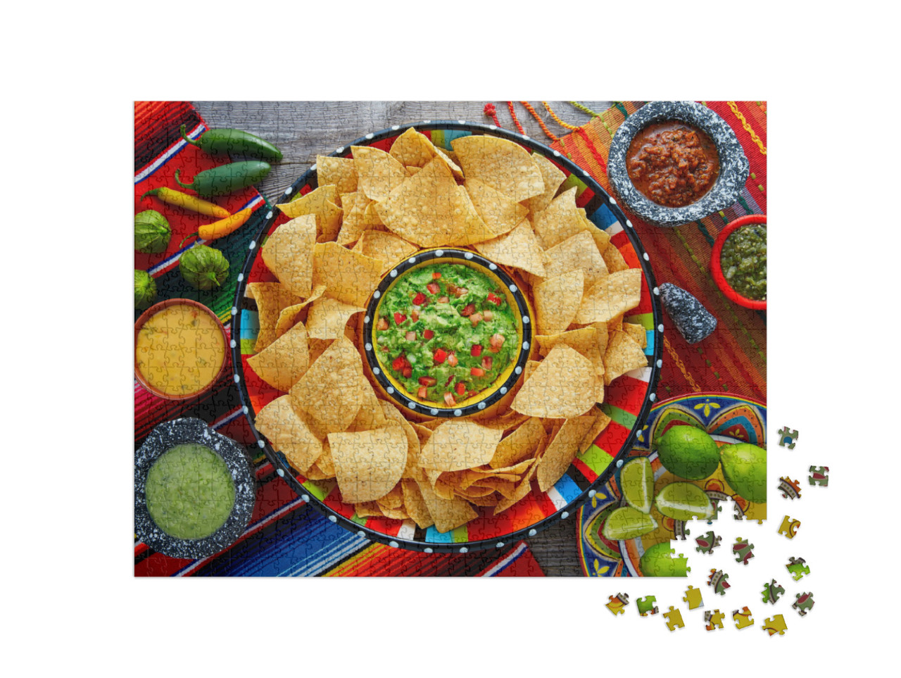 Puzzle 1000 pezzi „Nachos con tortilla chips al guacamole in un piatto sombrero“