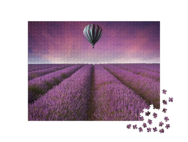 Puzzle 1000 pezzi „Mongolfiera su un campo infinito di lavanda“