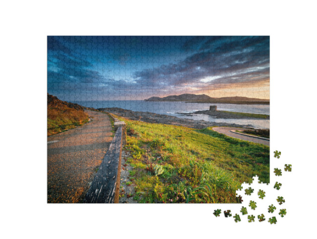 Puzzle 1000 pezzi „Mattinata a Stintino, Sassari, Italia, Sardegna. Vista sulla Torre della Pelosa.“