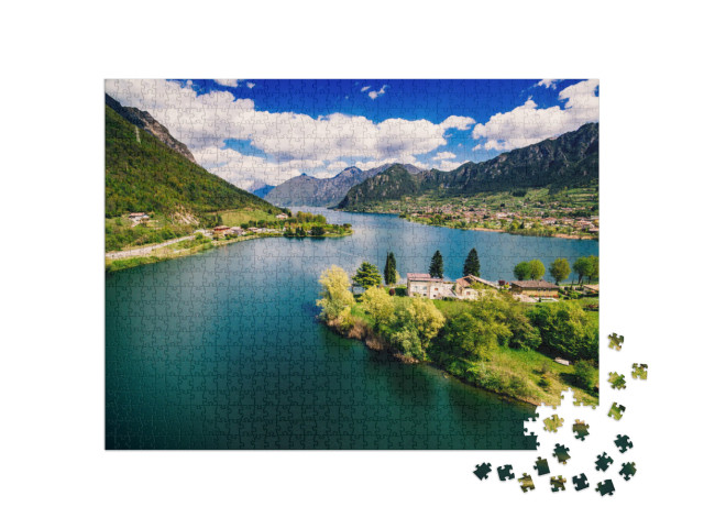 Puzzle 1000 pezzi „Lago d'Idro, vicino al Lago di Garda, Italia. Bellissimo paesaggio estivo tra le montagne“