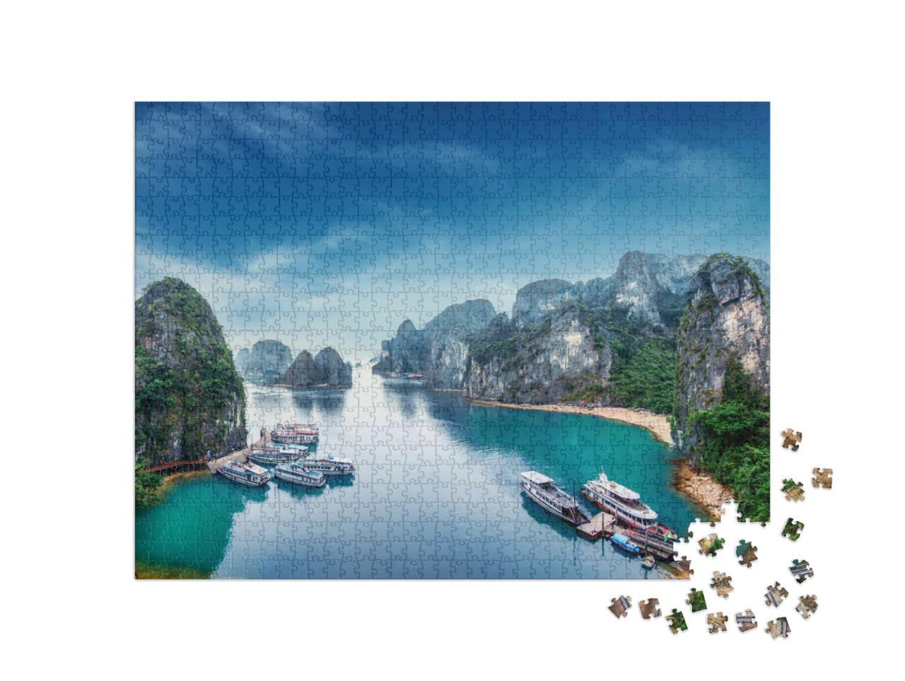 Puzzle 1000 pezzi „Giunche turistiche che galleggiano tra le rocce calcaree nella baia di Ha Long, Vietnam“