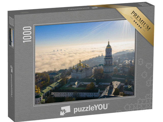 Puzzle 1000 pezzi „Vista aerea del monumento alla Madrepatria nella nebbia, all'alba a Kiev, Ucraina“