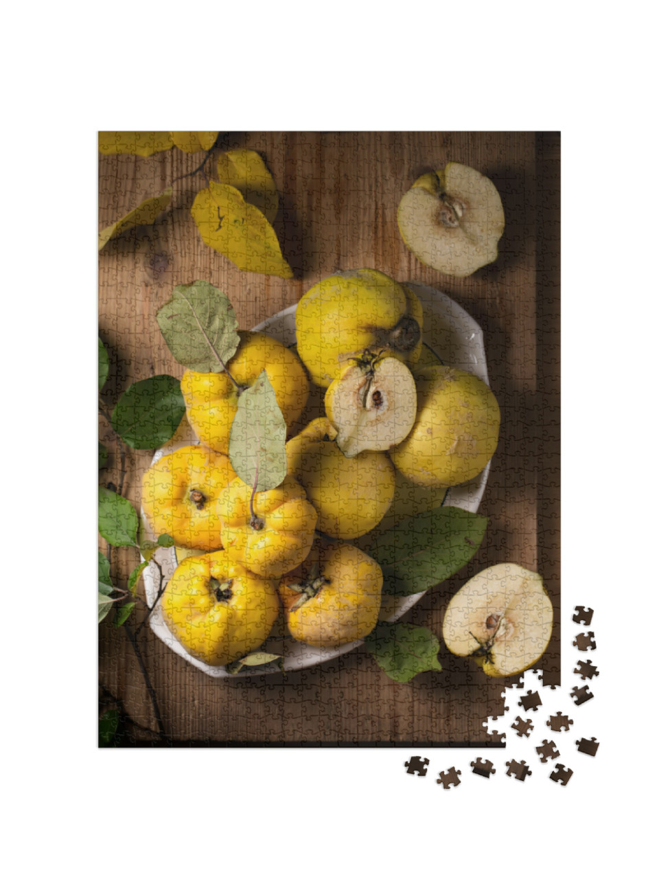 Puzzle 1000 pezzi „Frutti maturi di mele cotogne grandi su un piatto“