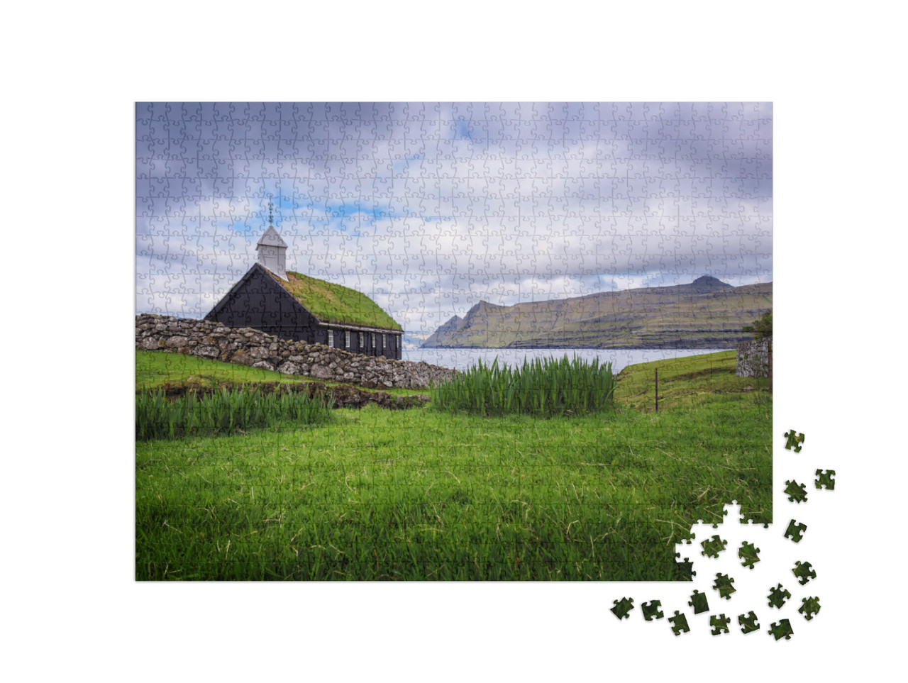 Puzzle 1000 pezzi „Chiesa di legno in riva al mare alle Isole Faroe“