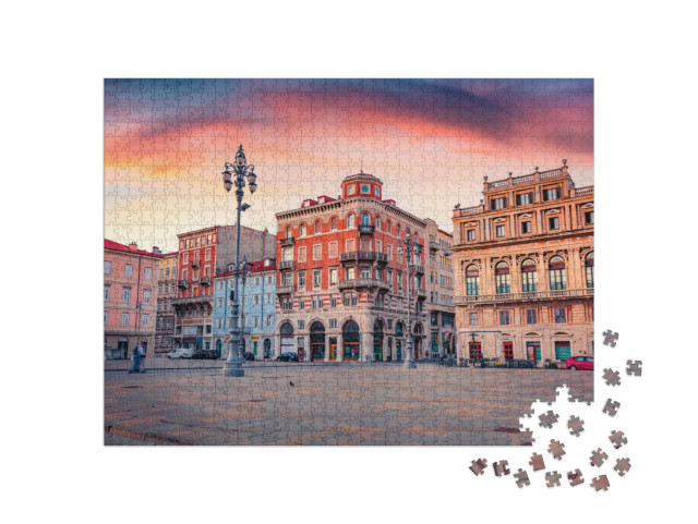 Puzzle 1000 pezzi „Splendida alba estiva a Trieste, Italia. Splendida veduta mattutina di Piazza del Ponte rosso“