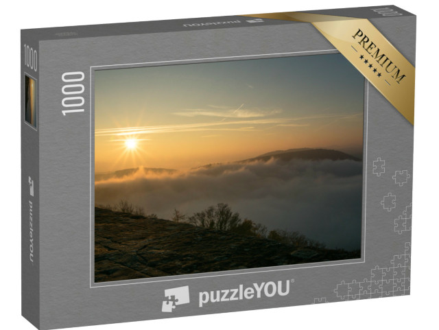 Puzzle 1000 pezzi „Situazione di inversione meteorologica sul lago Edersee con il sorgere del sole“