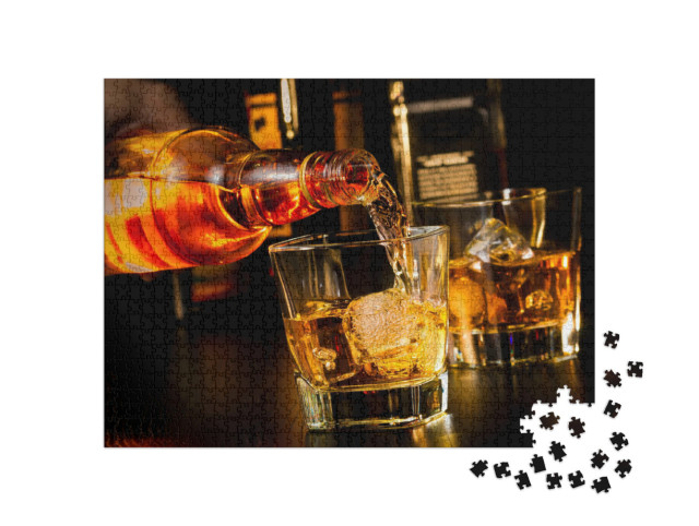 Puzzle 1000 pezzi „Il barista versa il whisky“