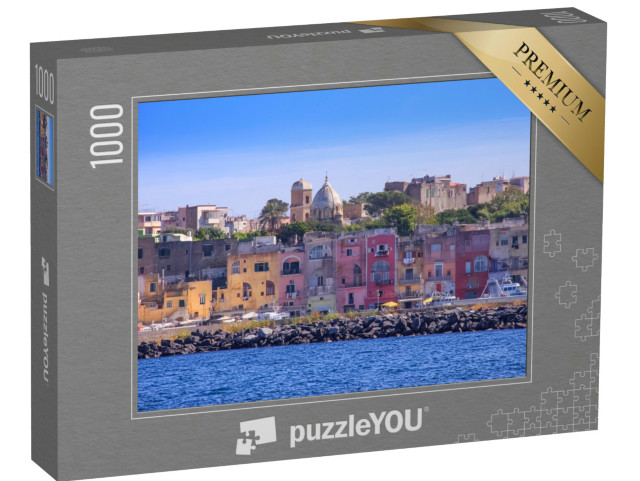 Puzzle 1000 pezzi „Procida, capitale della cultura italiana: case colorate, caffè e ristoranti, barche da pesca e yacht“