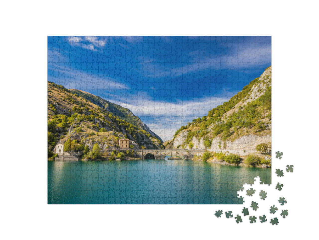 Puzzle 1000 pezzi „Il lago di San Domenico nelle gole del Sagittario in Abruzzo, L'Aquila, Italia“