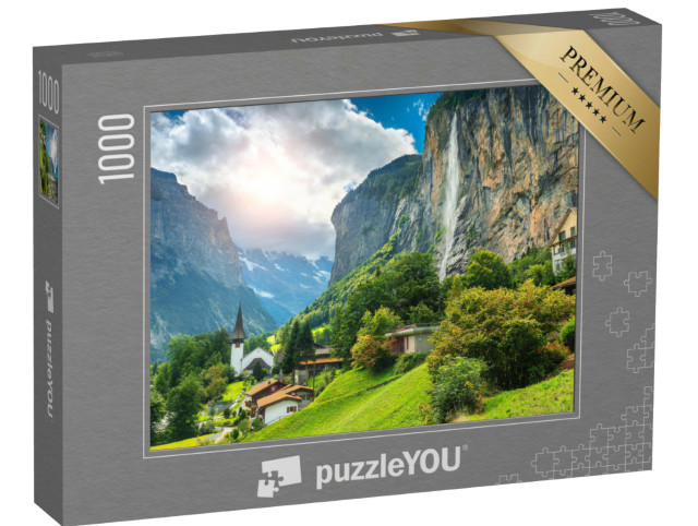 Puzzle 1000 pezzi „Pittoresco villaggio alpino con la cascata di Staubbach, Lauterbrunnen, Svizzera“