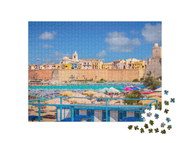 Puzzle 1000 pezzi „Vista panoramica del centro storico di Termoli con gli ombrelloni, le case colorate e il Castello Svevo“