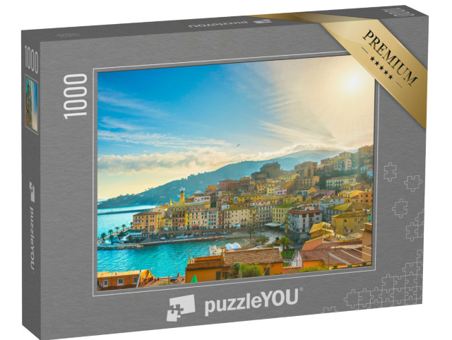 Puzzle 1000 pezzi „Porto Santo Stefano, vista aerea della chiesa e del castello. Monte Argentario, Toscana“
