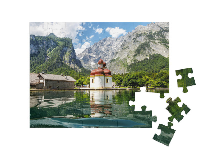 Puzzle 48 pezzi „Vista della chiesa di San Bartolomeo dal lago Königssee, Baviera“