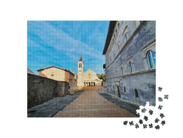 Puzzle 1000 pezzi „Duomo di Spoleto. Una vista della scalinata che conduce alla chiesa, il Duomo di Spoleto“