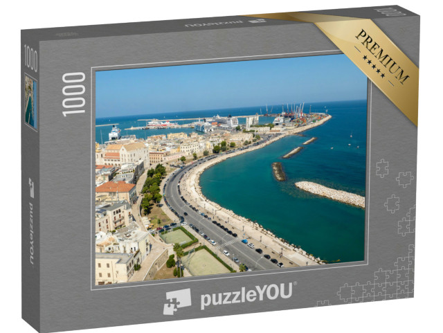 Puzzle 1000 pezzi „Veduta aerea del lungomare di Bari, in Puglia, Italia. Una strada costeggia il mare e la città“