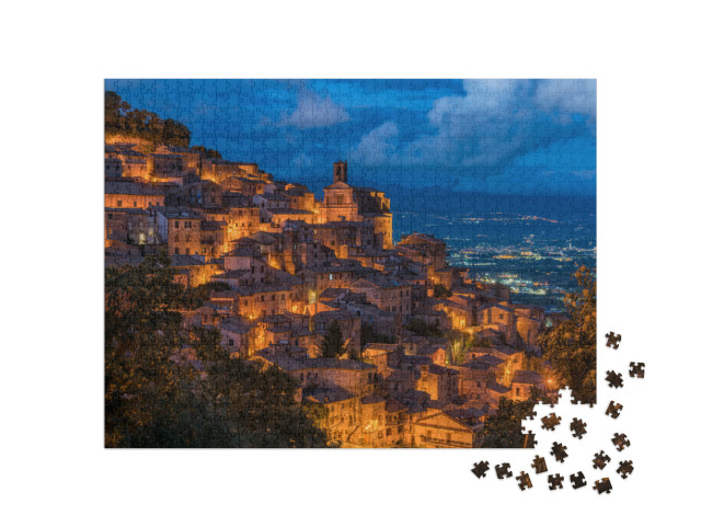 Puzzle 1000 pezzi „Patrica al tramonto, splendida cittadina in provincia di Frosinone, Lazio, Italia.“