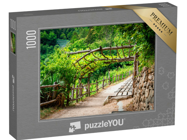 Puzzle 1000 pezzi „Escursione sulla roggia di Marlengo vicino a Merano in Alto Adige, vista sui vigneti“