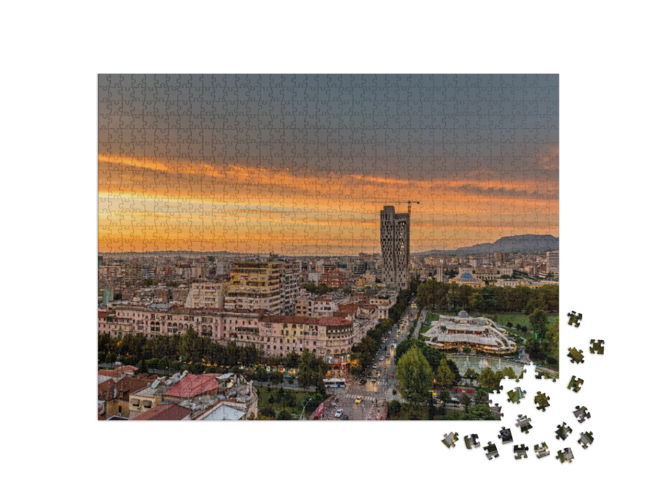 Puzzle 1000 pezzi „Fantastico tramonto su Tirana, capitale dell'Albania“