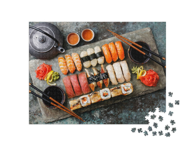 Puzzle 1000 pezzi „Set di sushi nigiri e rotoli di sushi con tè“