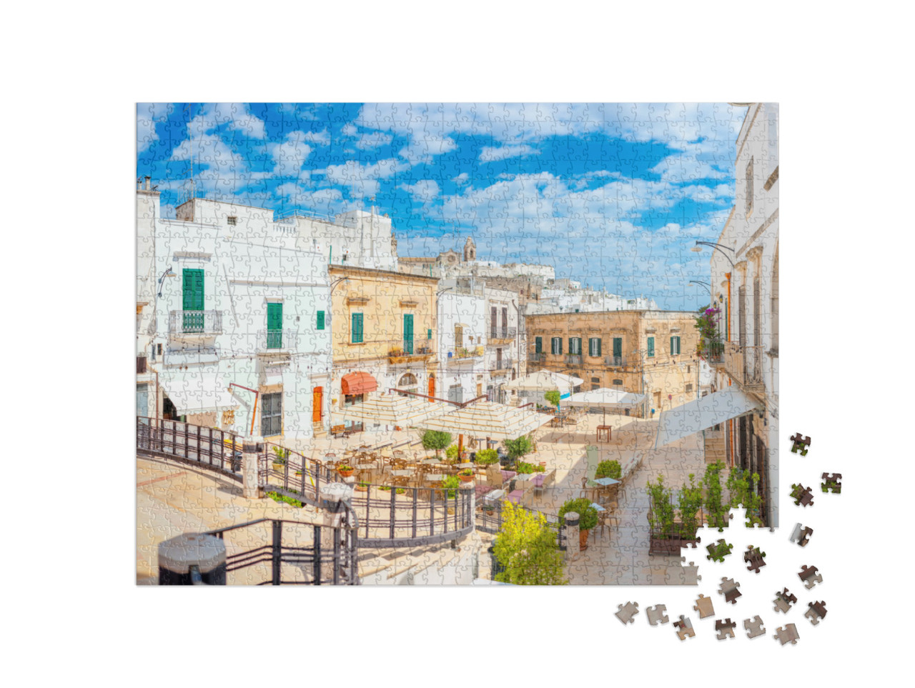 Puzzle 1000 pezzi „Tanti caffè nella zona turistica preferita di Ostuni. Italia. Europa“