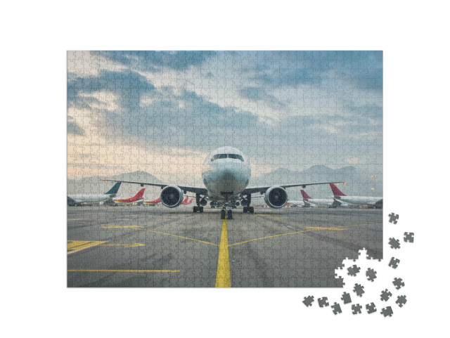 Puzzle 1000 pezzi „Aerei passeggeri all'aeroporto internazionale di Hong Kong“