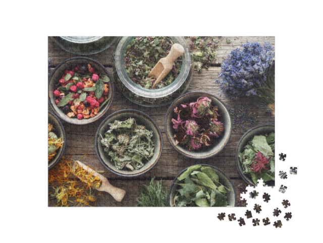 Puzzle 1000 pezzi „Ciotole e vasetti con erbe medicinali essiccate“