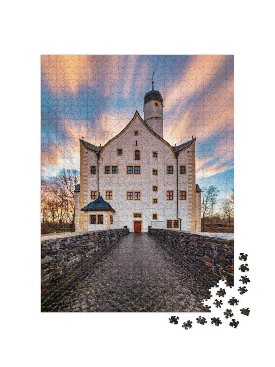 Puzzle 1000 pezzi „Nuvole a cascata sul castello con fossato di Klaffenbach, vicino a Chemnitz“