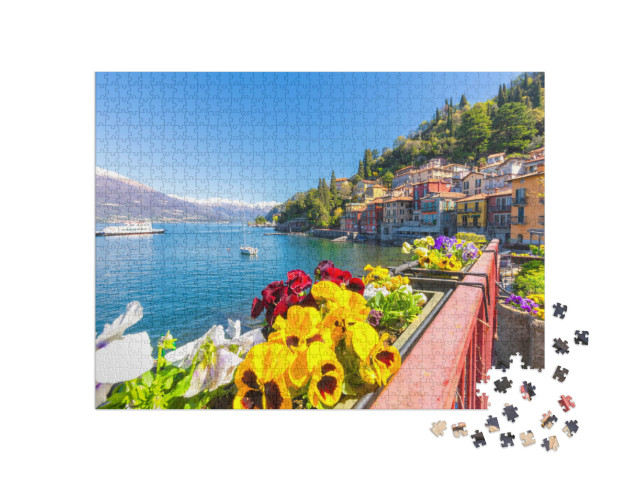 Puzzle 1000 pezzi „Fiori colorati in riva al lago, Varenna, Provincia di Lecco, Lago di Como, Laghi italiani, Lombardia“