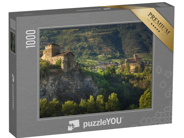 Puzzle 1000 pezzi „Il castello di Sarriod de la Tour a sinistra e il castello di St Pierre a destra. Regione Valle d'Aosta“